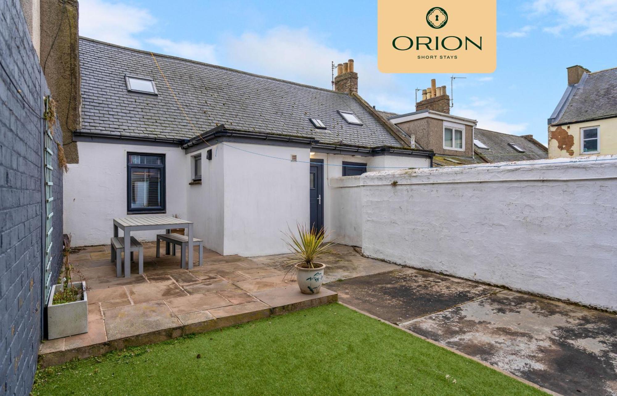 Creel No 4, Panoramic Sea Views, Front Access, Free Parking, Fully Equipped, 2mins To Pier, Walking Trail At The Cliffs, Long Rates And Reduced Price Guaranteed - Only By Orion Short Arbroath