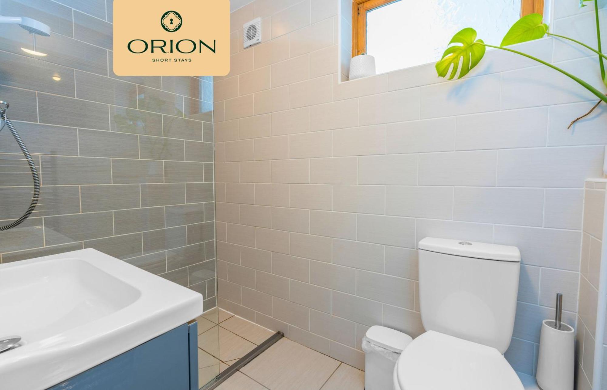 Creel No 4, Panoramic Sea Views, Front Access, Free Parking, Fully Equipped, 2mins To Pier, Walking Trail At The Cliffs, Long Rates And Reduced Price Guaranteed - Only By Orion Short *